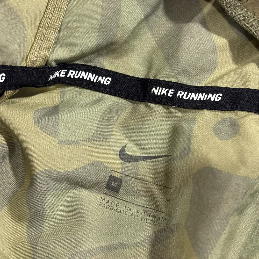 NIKE Running‎ Essentials Jacket Men M Green Blue Camo Reflective Print Hooded